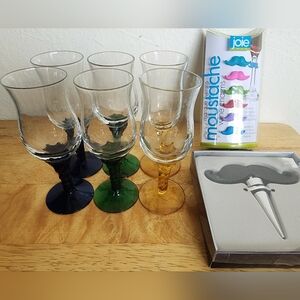 Mini Poco Grande Cocktail Shot Glass Set Moustache Wine Charms & Wine Stopper